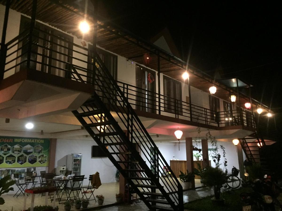 Sunshine Homestay 퐁냐 외부 사진