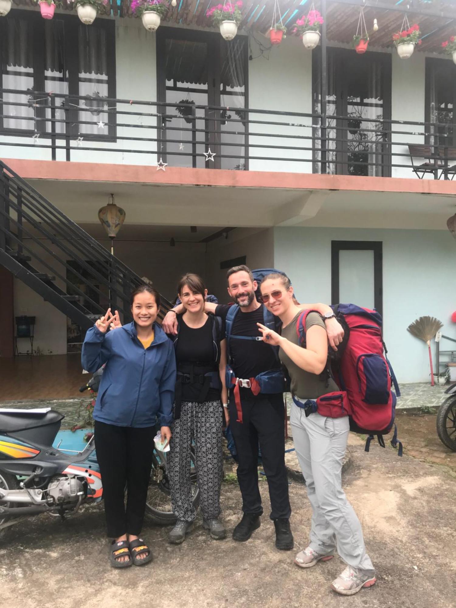 Sunshine Homestay 퐁냐 외부 사진