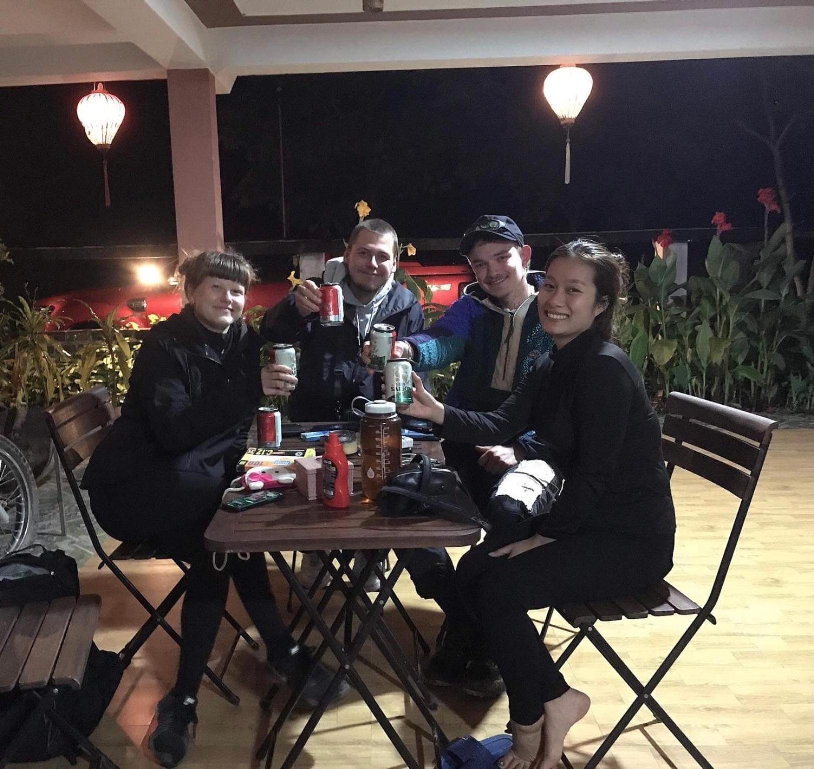 Sunshine Homestay 퐁냐 외부 사진