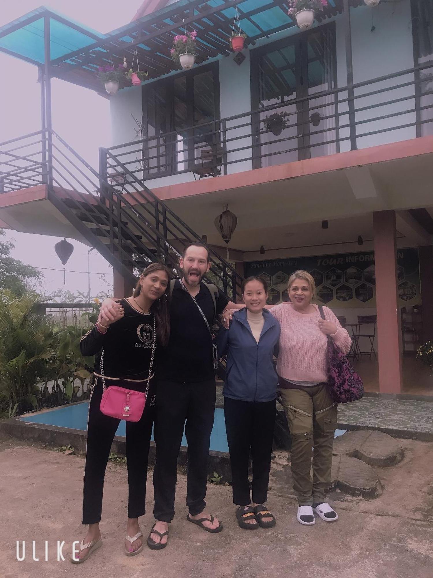 Sunshine Homestay 퐁냐 외부 사진
