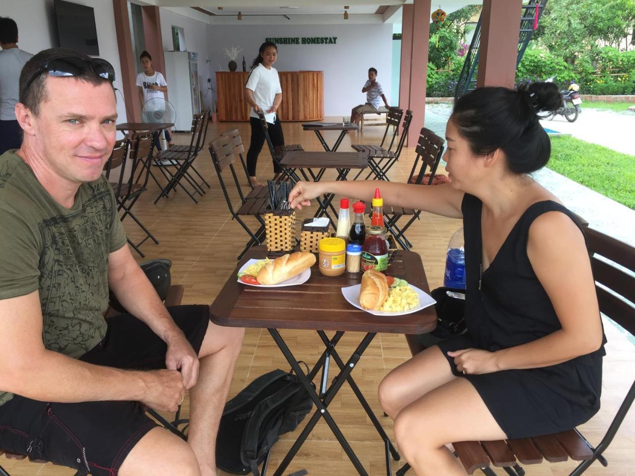Sunshine Homestay 퐁냐 외부 사진