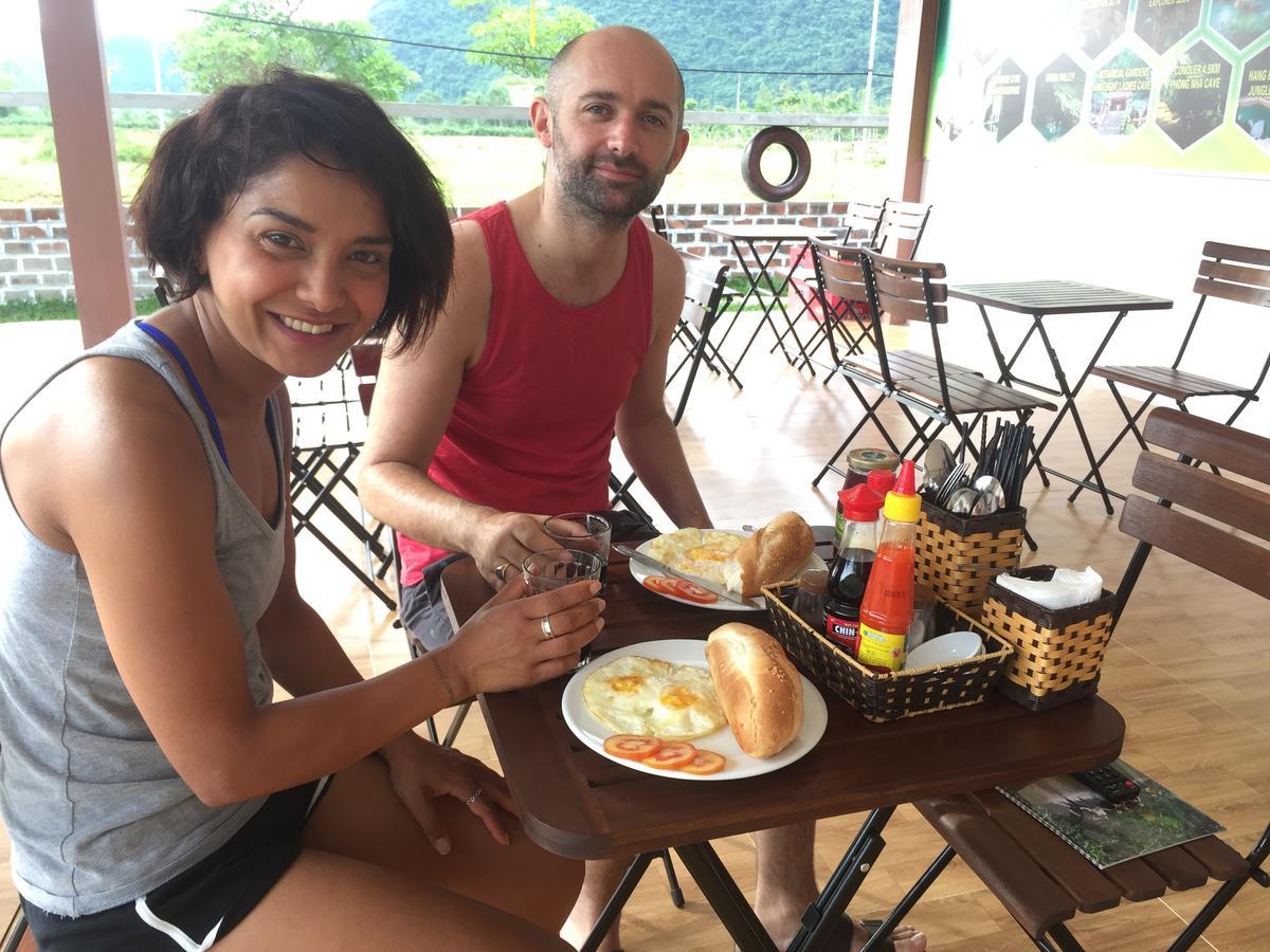 Sunshine Homestay 퐁냐 외부 사진