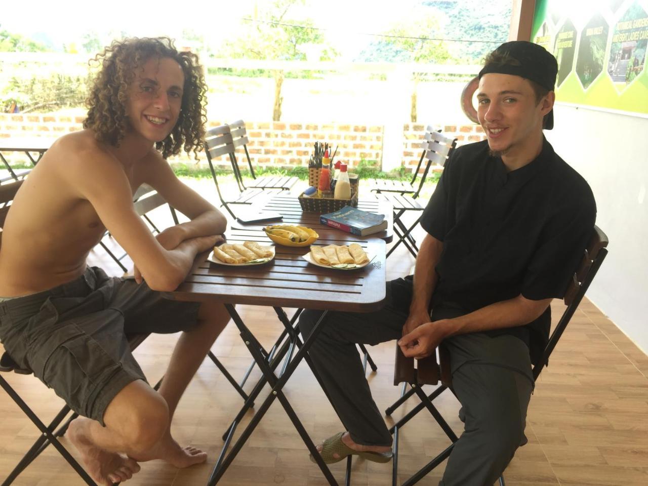 Sunshine Homestay 퐁냐 외부 사진