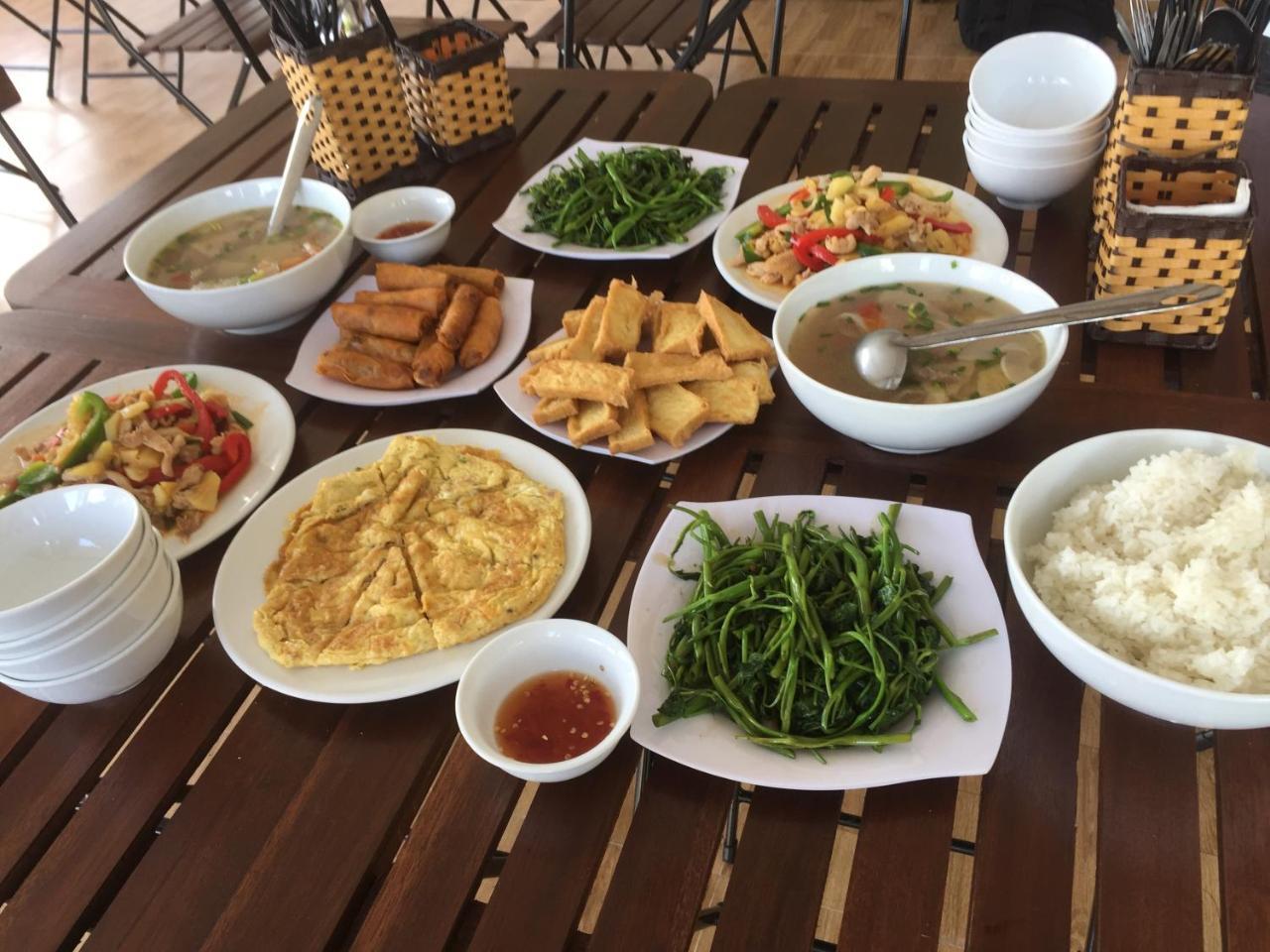 Sunshine Homestay 퐁냐 외부 사진